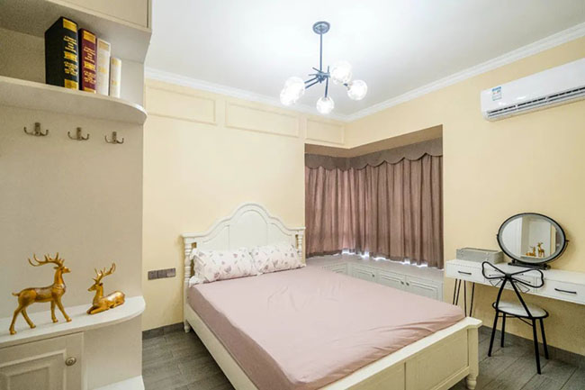 120㎡現(xiàn)代三居，飄窗與收納柜結(jié)合，打造實(shí)用起居臥室